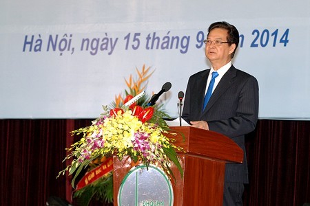 Premierminister Nguyen Tan Dung nimmt am Schuljahresbeginn der Nationaluniversität teil - ảnh 1